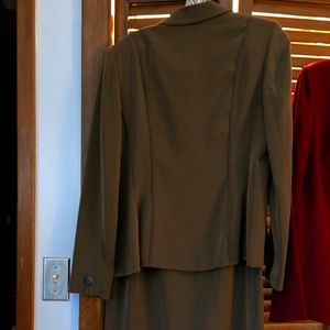 Size 6 Coffee brown Women's suit jacket and long skirt
